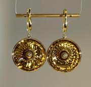 14kt Reflective Disk with a Diamond